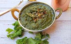 Come Preparare il Saag Pakistano Il Curry Verde con Spinaci e Senape