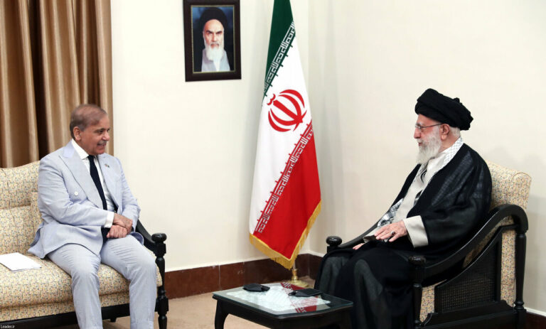 Iran e Pakistan uniti contro i crimini a Gaza nuovi accordi su commercio e sicurezza
