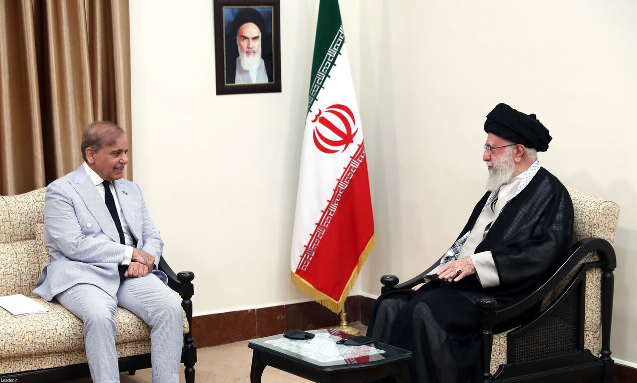 Iran e Pakistan uniti contro i crimini a Gaza nuovi accordi su commercio e sicurezza