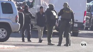 Nuovo sistema digitale per tracciare gli immigrati irregolari negli USA cresce la preoccupazione per la privacy