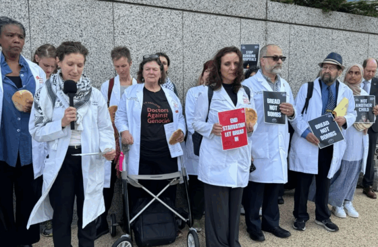 "Pane, non bombe!": Medici americani manifestano al Congresso per Gaza