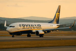 Ryanair 2025 meno profitti, più passeggeri e biglietti a basso costo