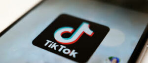 TikTok multata di 530 milioni di euro per trasferimento dati in Cina: l’Irlanda accusa carenze sulla privacy