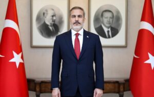 Vertice UE sulla sicurezza: Polonia invita la Turchia per rafforzare la cooperazione NATO. il ministro degli Esteri turco, Hakan Fidan