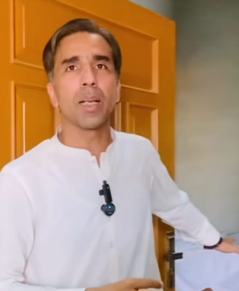 Il giornalista AD Malik