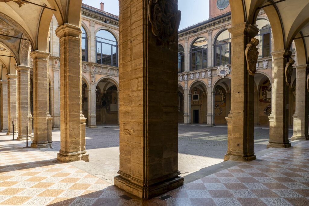 Bologna punta sulla cultura alla Fondazione Bologna Welcome la gestione dell’Archiginnasio