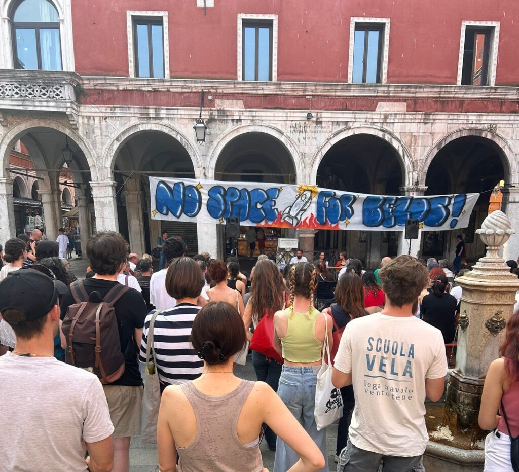 Matrimonio Bezos a Venezia lusso per pochi, disagi per tutti. La città si ribella