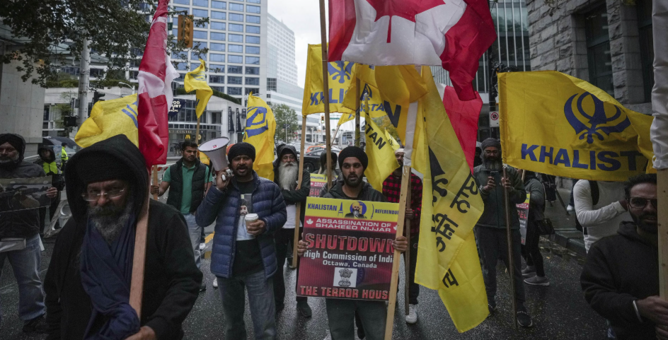 Scontro Canada-India, i sikh contro Carney per l'invito a Modi al G7