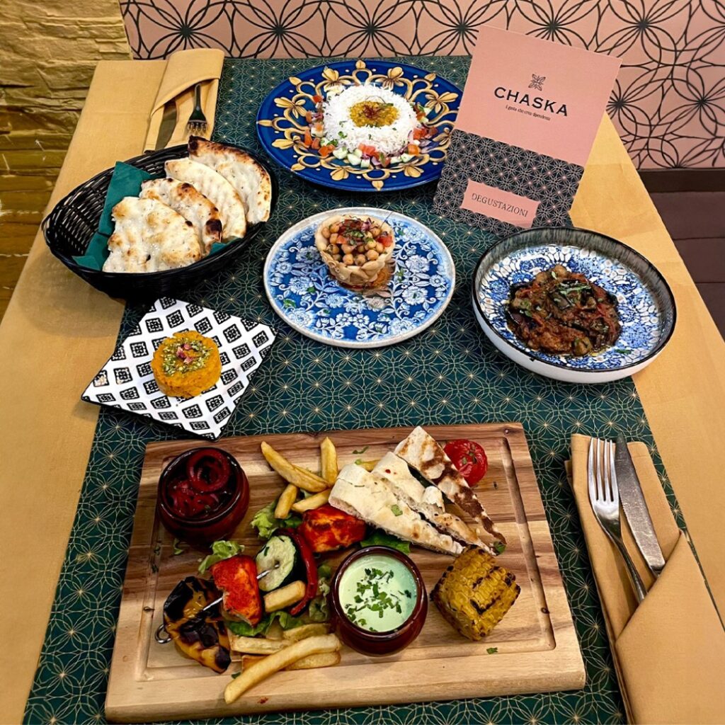 Secondo anniversario del ristorante pakistano Chaska a Carpi: corsi e iniziative per il futuro