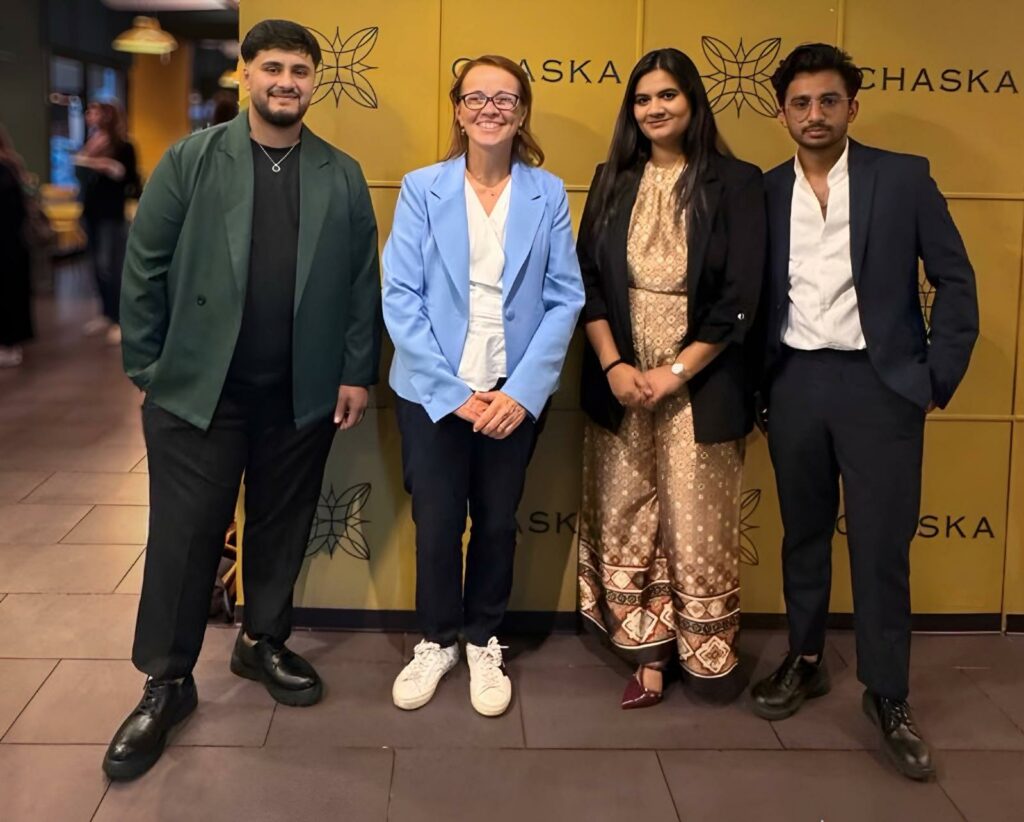 Secondo anniversario del ristorante pakistano Chaska a Carpi: corsi e iniziative per il futuro