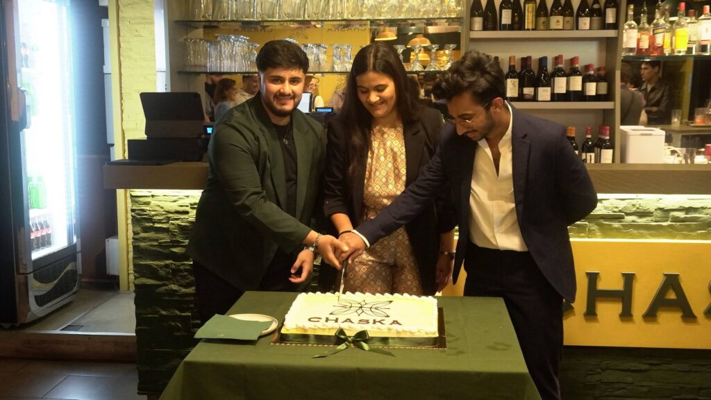 Secondo anniversario del ristorante pakistano Chaska a Carpi: corsi e iniziative per il futuro